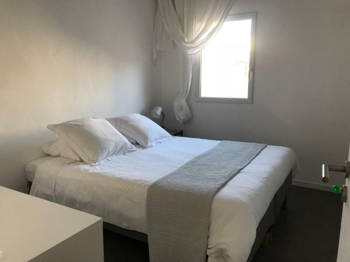 A La Apartment *